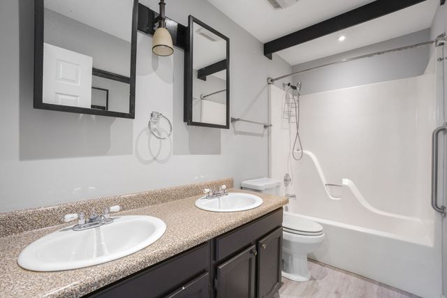 1817 Appaloosa Drive, Naperville, IL 60565