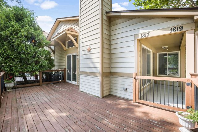 1817 Appaloosa Drive, Naperville, IL 60565