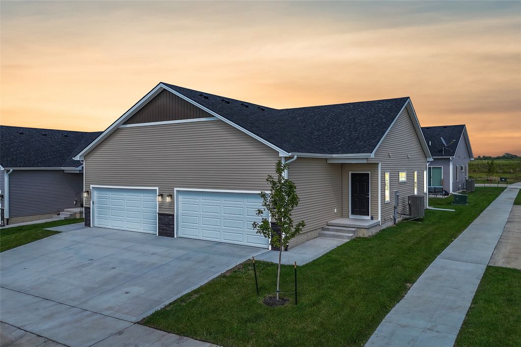 2925 Long Avenue, Van Meter, IA 50261