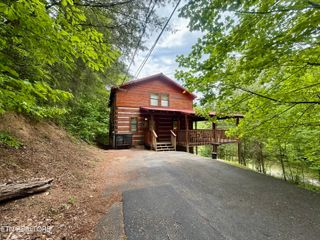 2575 Black Bear Lane, Sevierville, TN 37876