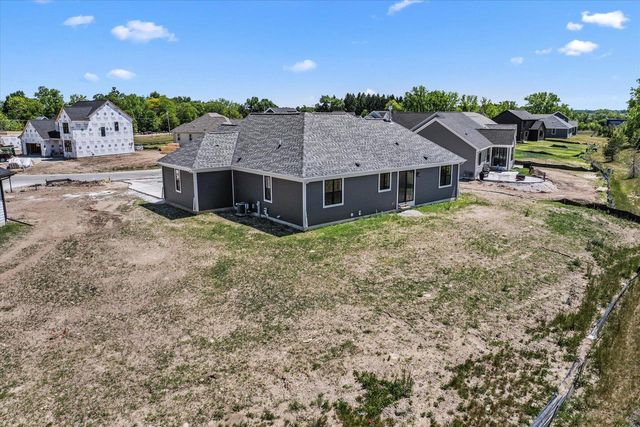 W251N2437 Valleyview CIRCLE, Pewaukee, WI 53072