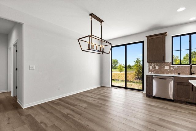 W251N2437 Valleyview CIRCLE, Pewaukee, WI 53072