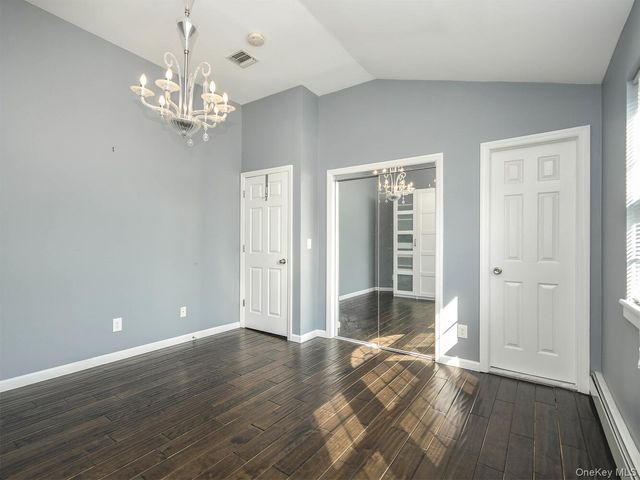 49 Ashwood Road Apt A A, Port Washington, NY 11050