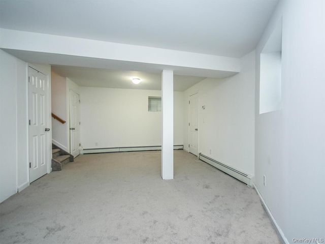 49 Ashwood Road Apt A A, Port Washington, NY 11050