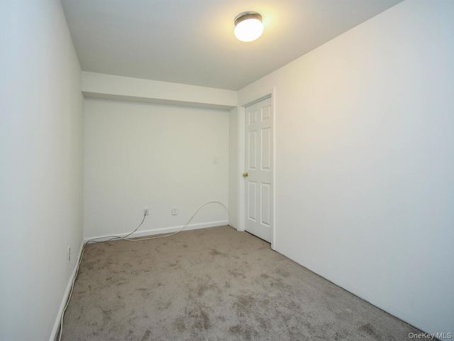 49 Ashwood Road Apt A A, Port Washington, NY 11050