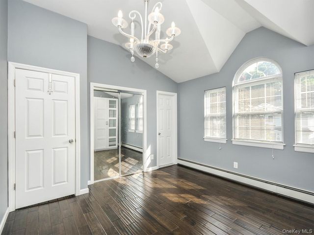 49 Ashwood Road Apt A A, Port Washington, NY 11050