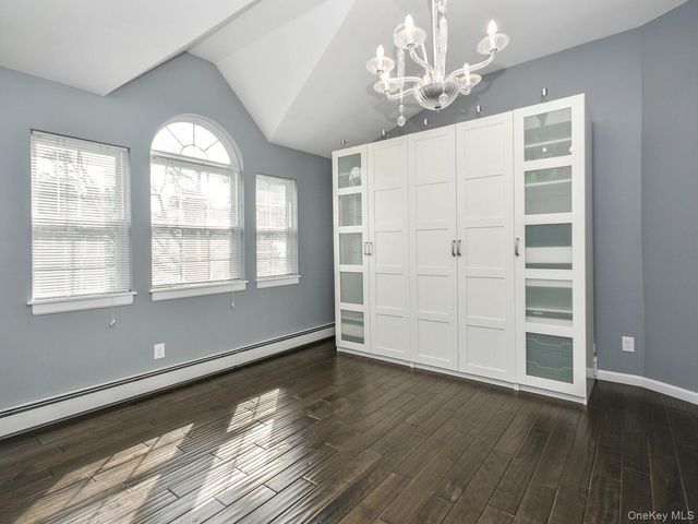 49 Ashwood Road Apt A A, Port Washington, NY 11050