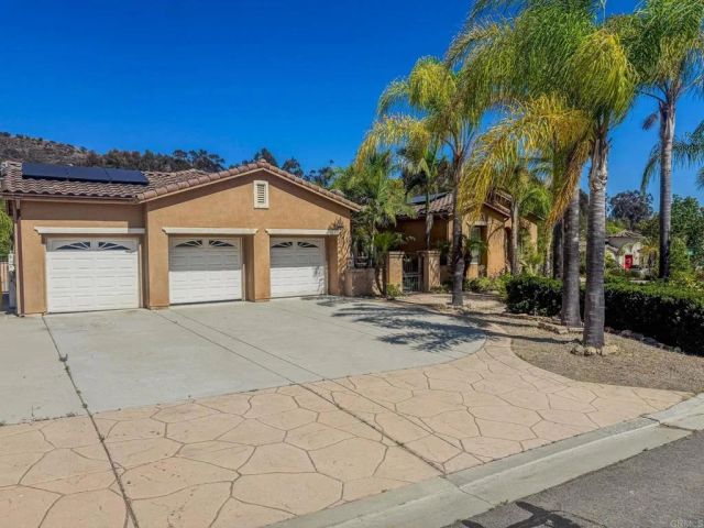 26207 Wyndemere Court, Escondido, CA 92026