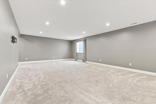834 33rd Court SW, Altoona, IA 50009
