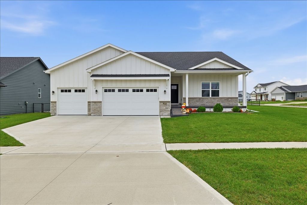 834 33rd Court SW, Altoona, IA 50009