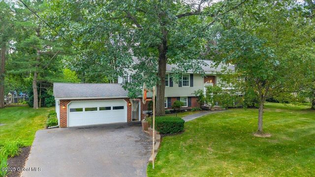 12 Lori Lane, Clifton Park, NY 12065