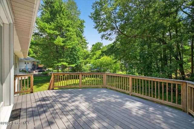 12 Lori Lane, Clifton Park, NY 12065