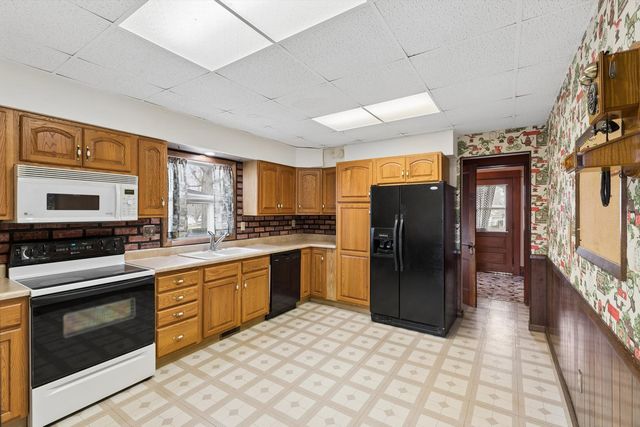 2808 Farnam Street, Davenport, IA 52803