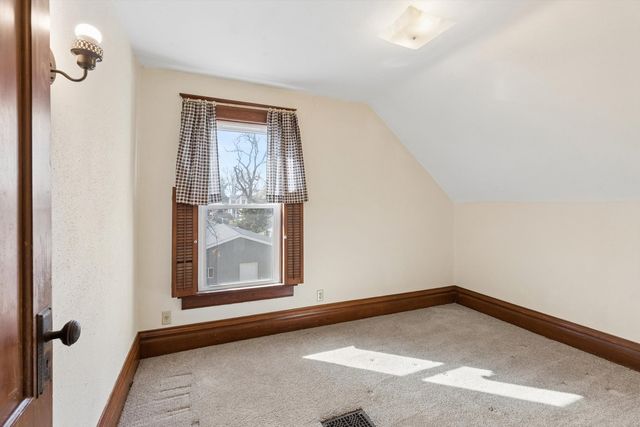 2808 Farnam Street, Davenport, IA 52803