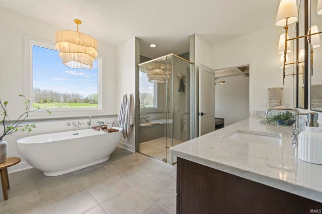 594 Contour Cove, Huntertown, IN 46748