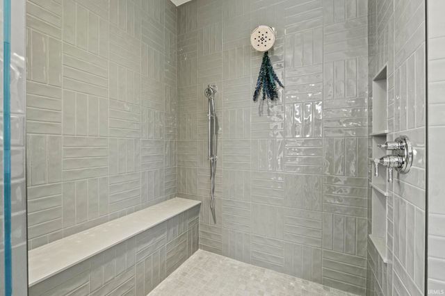 594 Contour Cove, Huntertown, IN 46748