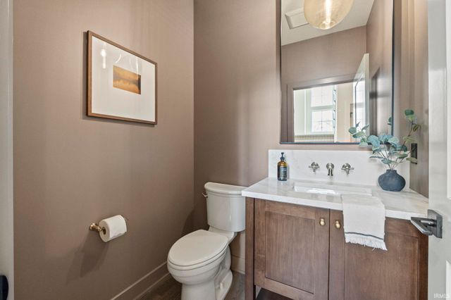 594 Contour Cove, Huntertown, IN 46748