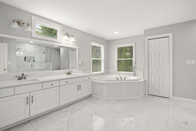 2 Wild Meadow Ln, Natick, MA 01760
