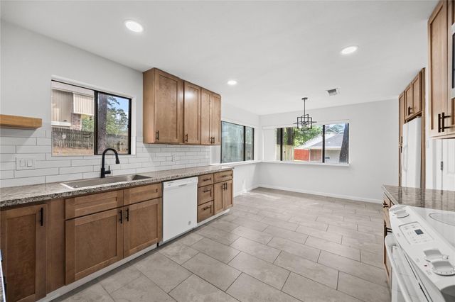 431 Evergreen Drive, Huntsville, TX 77340