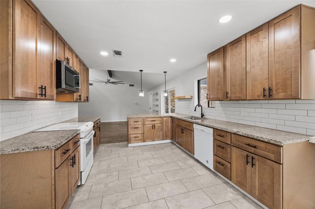 431 Evergreen Drive, Huntsville, TX 77340