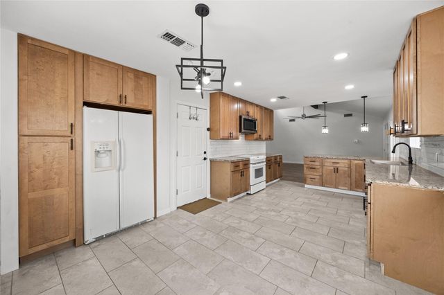 431 Evergreen Drive, Huntsville, TX 77340