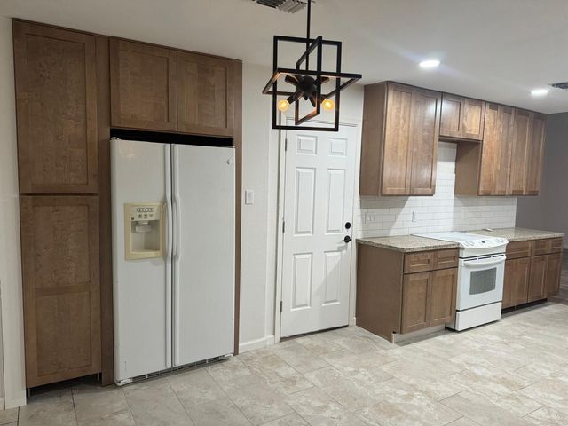 431 Evergreen Drive, Huntsville, TX 77340