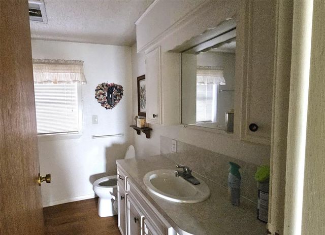 1315 E Main Street, Humble, TX 77338