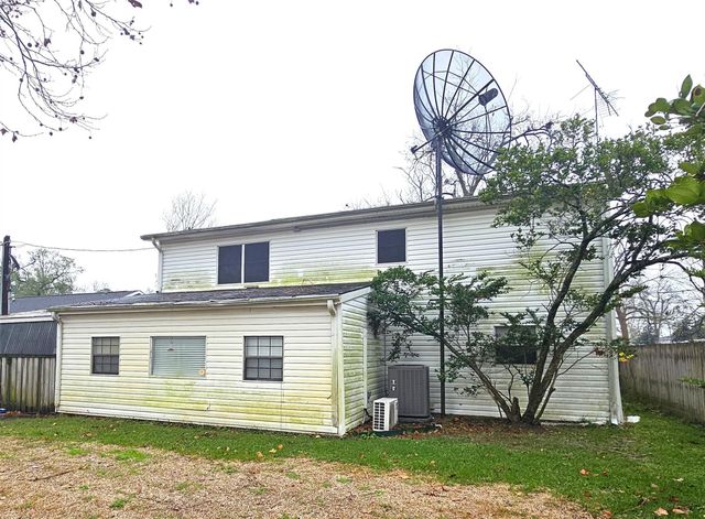 1315 E Main Street, Humble, TX 77338