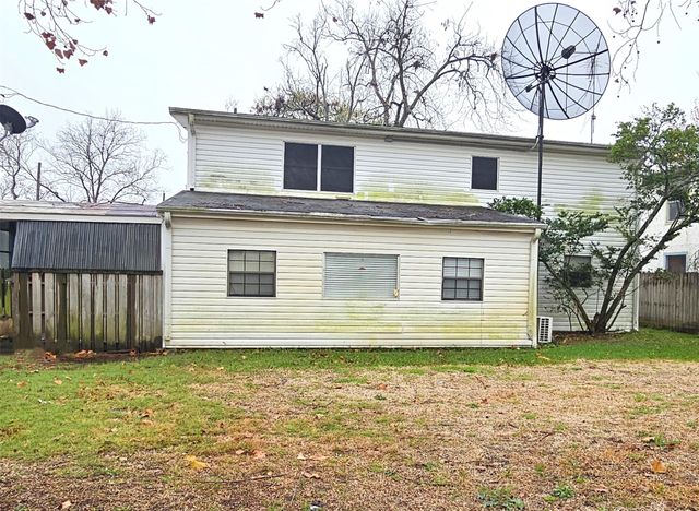 1315 E Main Street, Humble, TX 77338