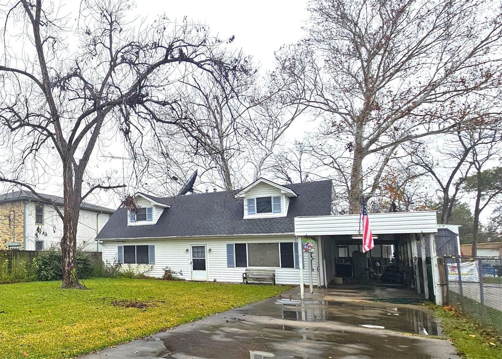 1315 E Main Street, Humble, TX 77338