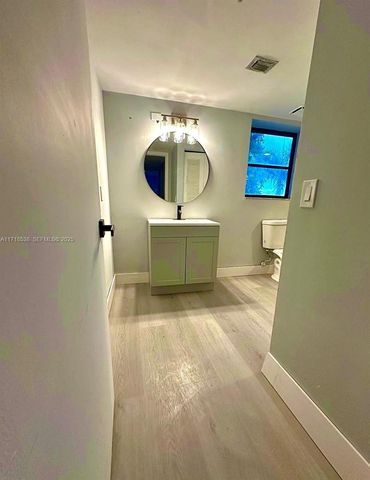 20840 San Simeon Way 305, Miami, FL 33179