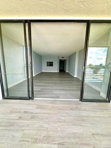 20840 San Simeon Way 305, Miami, FL 33179