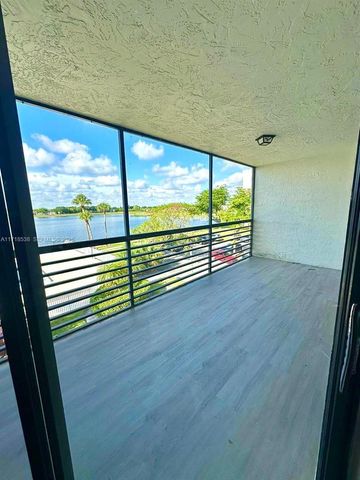 20840 San Simeon Way 305, Miami, FL 33179