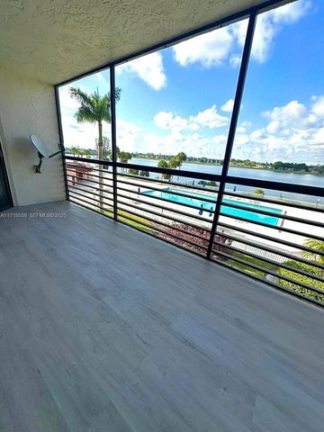 20840 San Simeon Way 305, Miami, FL 33179