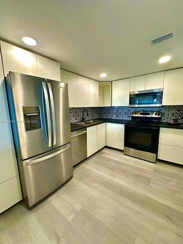 20840 San Simeon Way 305, Miami, FL 33179