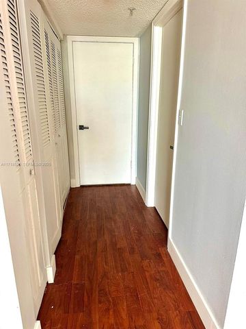 20840 San Simeon Way 305, Miami, FL 33179