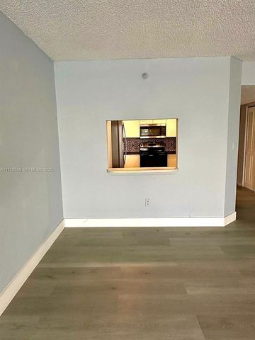 20840 San Simeon Way 305, Miami, FL 33179