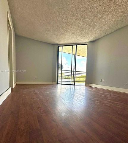 20840 San Simeon Way 305, Miami, FL 33179