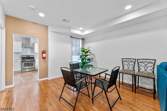 37 Emmet St, Newark City, NJ 07114