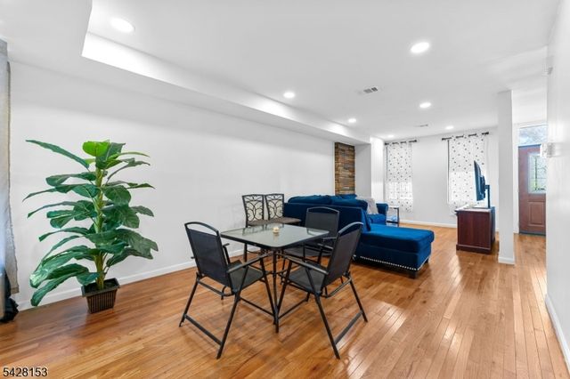 37 Emmet St, Newark City, NJ 07114