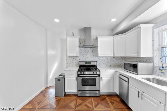 37 Emmet St, Newark City, NJ 07114