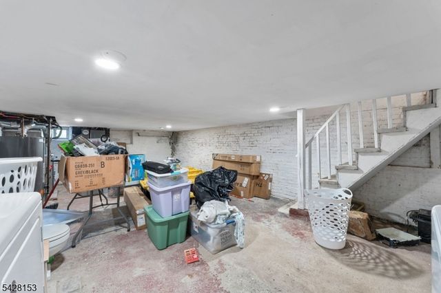 37 Emmet St, Newark City, NJ 07114