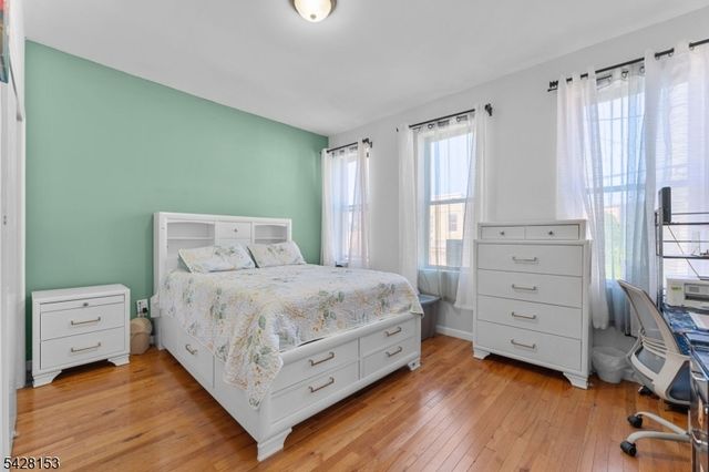 37 Emmet St, Newark City, NJ 07114