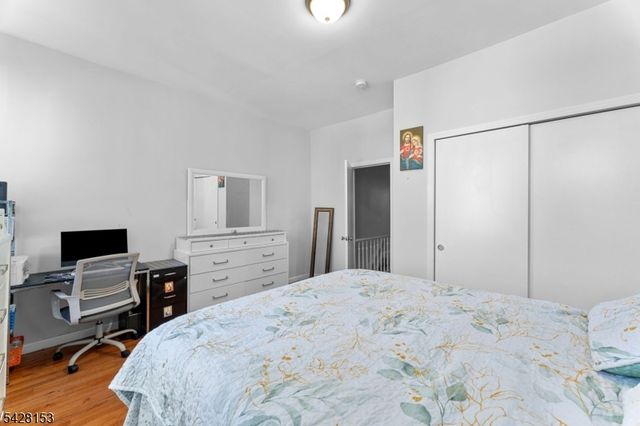 37 Emmet St, Newark City, NJ 07114