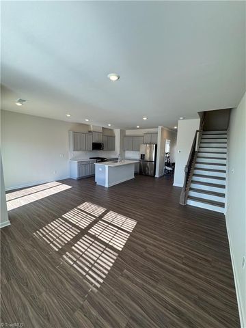 1842 Pheasant Trace Circle, Kernersville, NC 27284