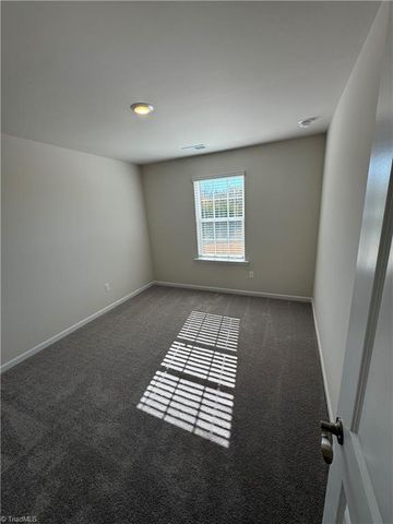 1842 Pheasant Trace Circle, Kernersville, NC 27284