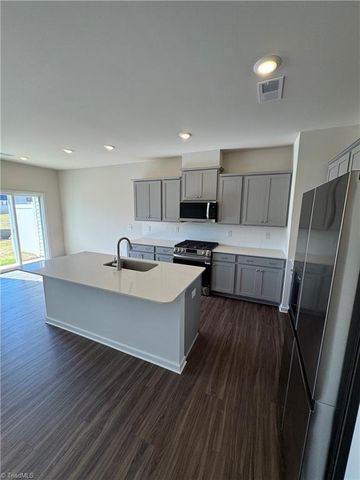 1842 Pheasant Trace Circle, Kernersville, NC 27284