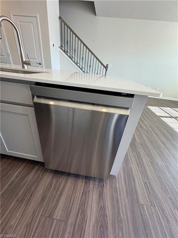 1842 Pheasant Trace Circle, Kernersville, NC 27284