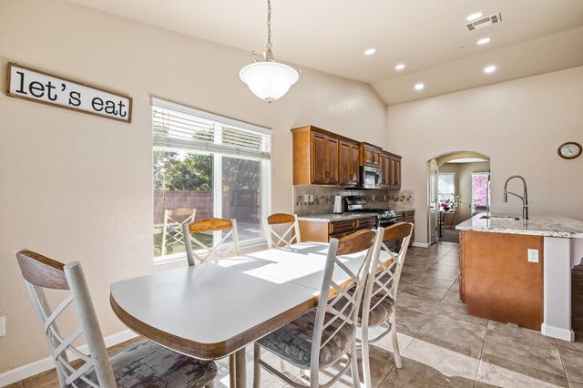 6503 E Dayton Avenue, Fresno, CA 93727