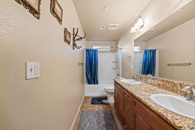 6503 E Dayton Avenue, Fresno, CA 93727